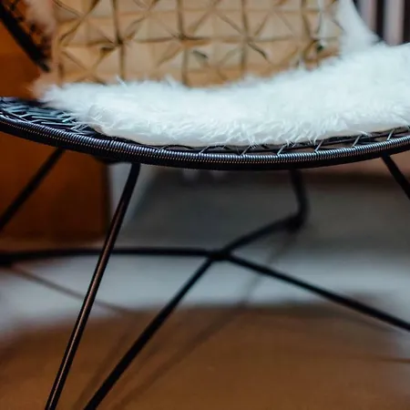 Cozy Blue House In Heart Of Old Town