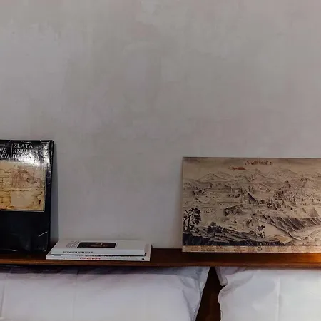 شقة Cozy Blue House In Heart Of Old Town Banská Štiavnica