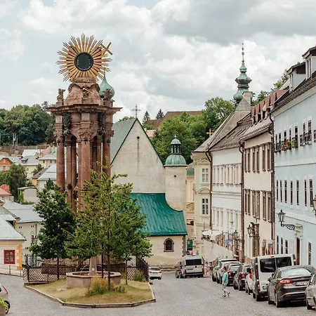 Cozy Blue House In Heart Of Old Town